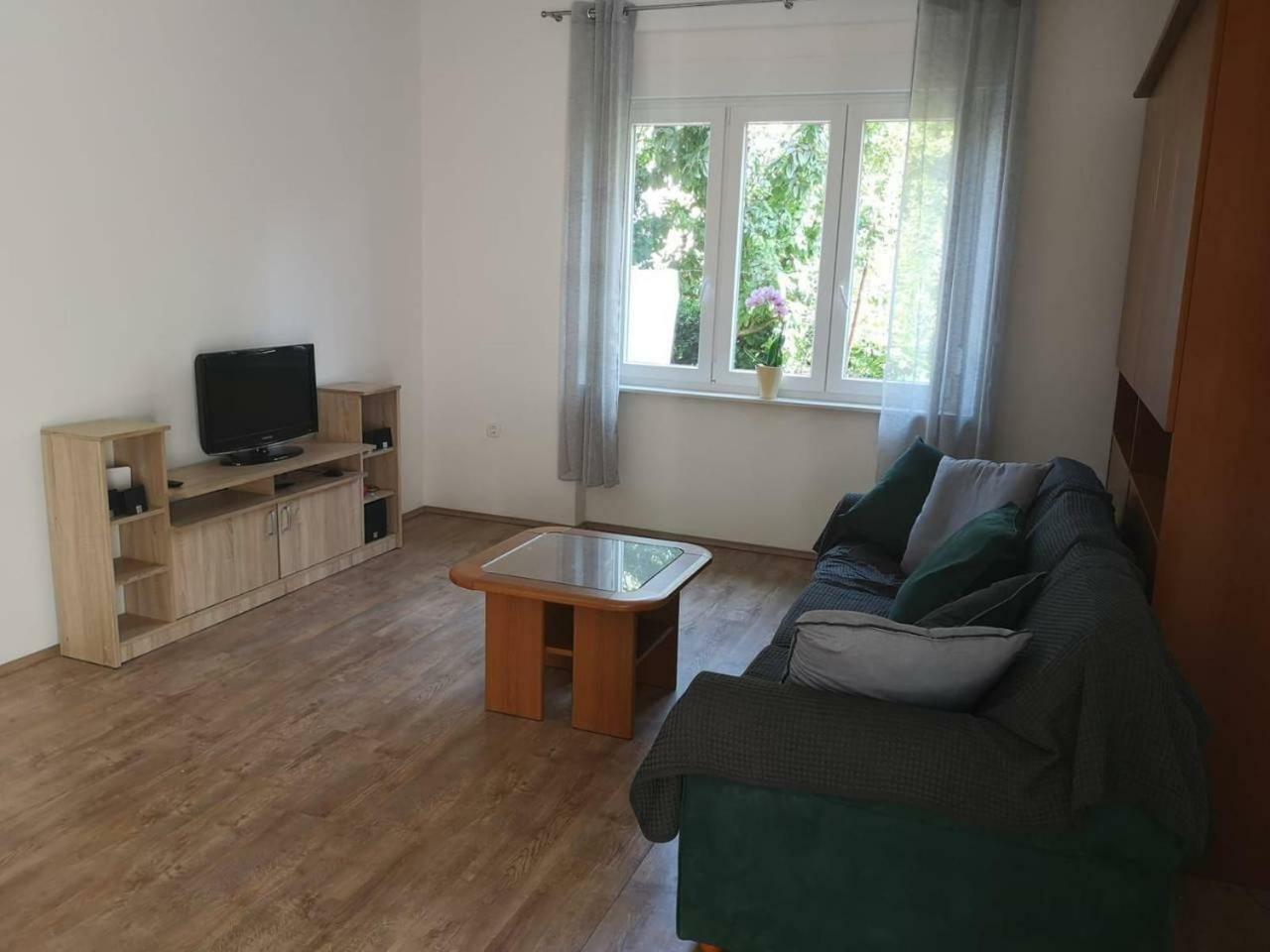 Apartment Mrak Lovran Buitenkant foto